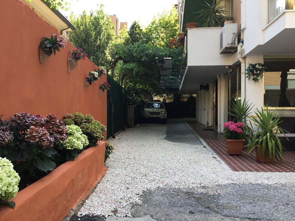 Hotel Mirella Rimini Extérieur photo