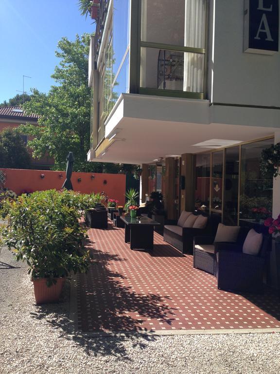 Hotel Mirella Rimini Extérieur photo