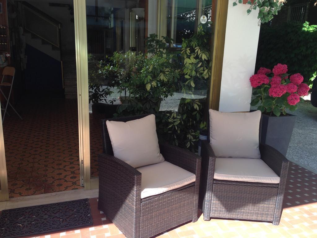 Hotel Mirella Rimini Extérieur photo